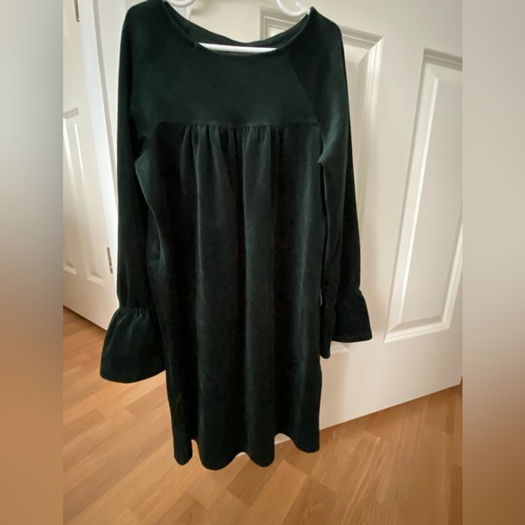 Elegant Dark Green Dress - Picture 2 of 5